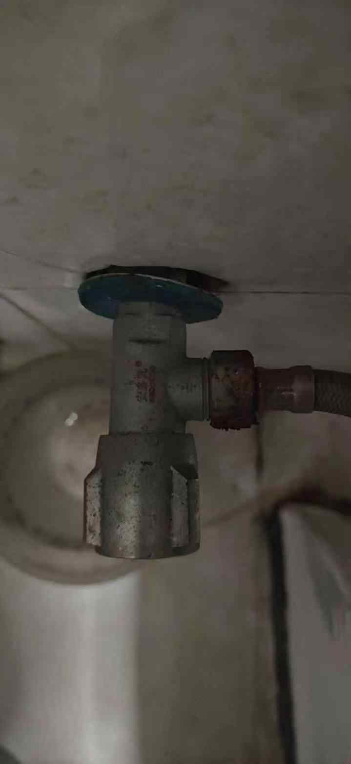 卫生间出水口检查