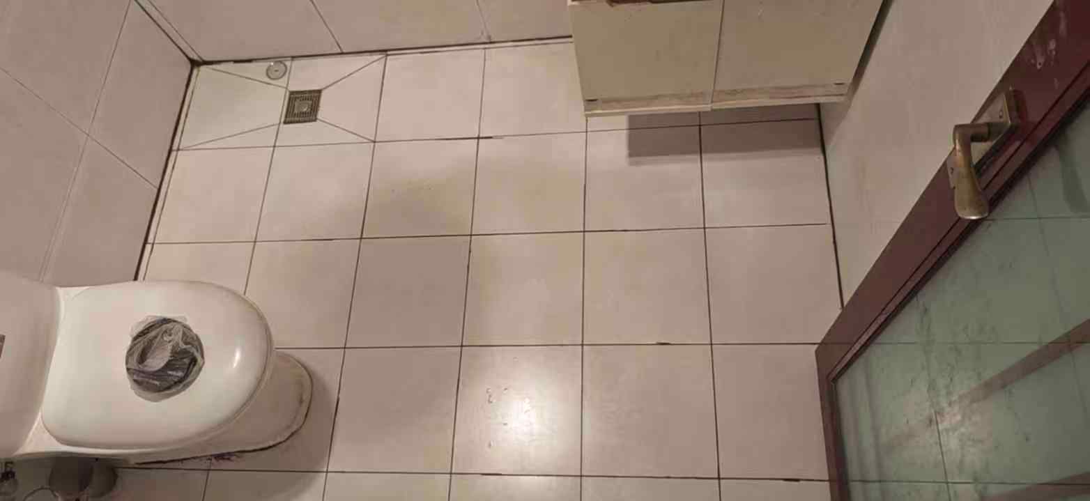 锦江城市花园卫生间漏水维修完工效果