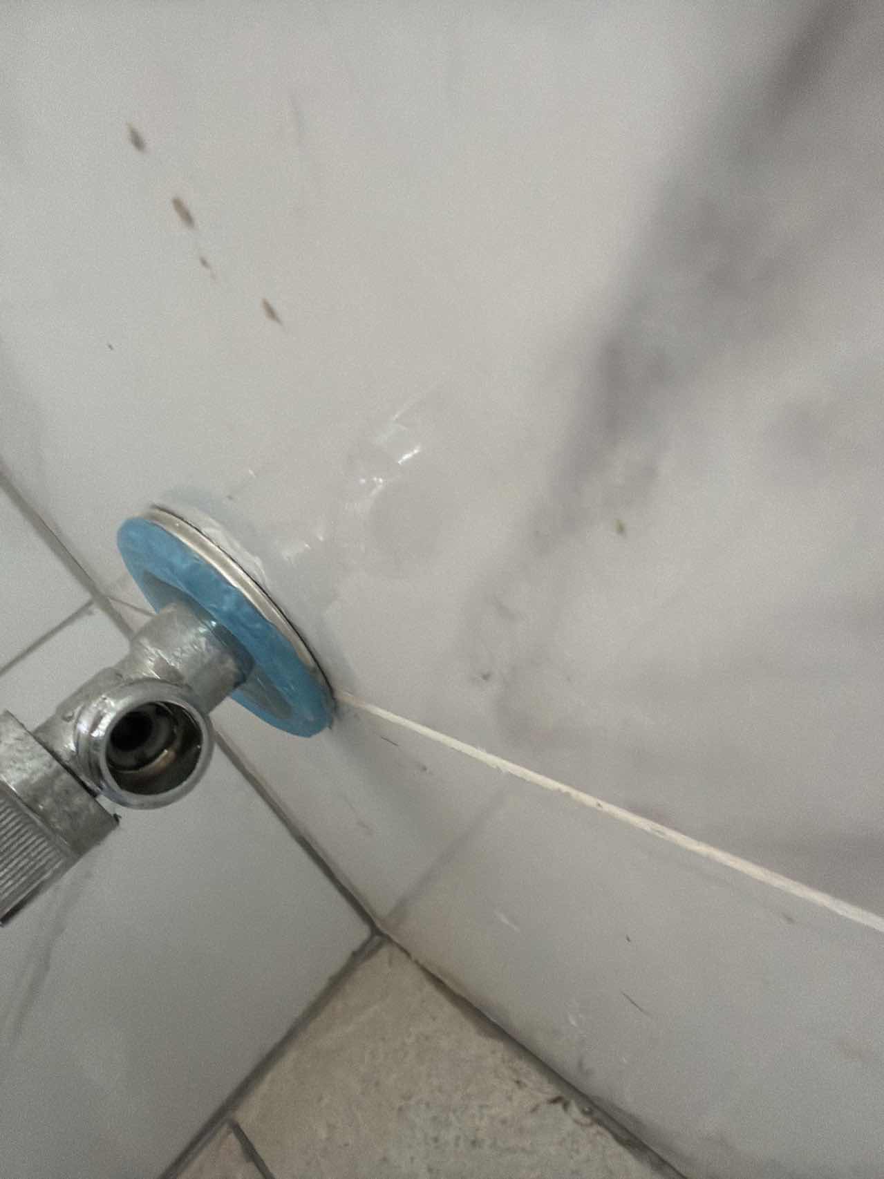 卫生间出水口检查