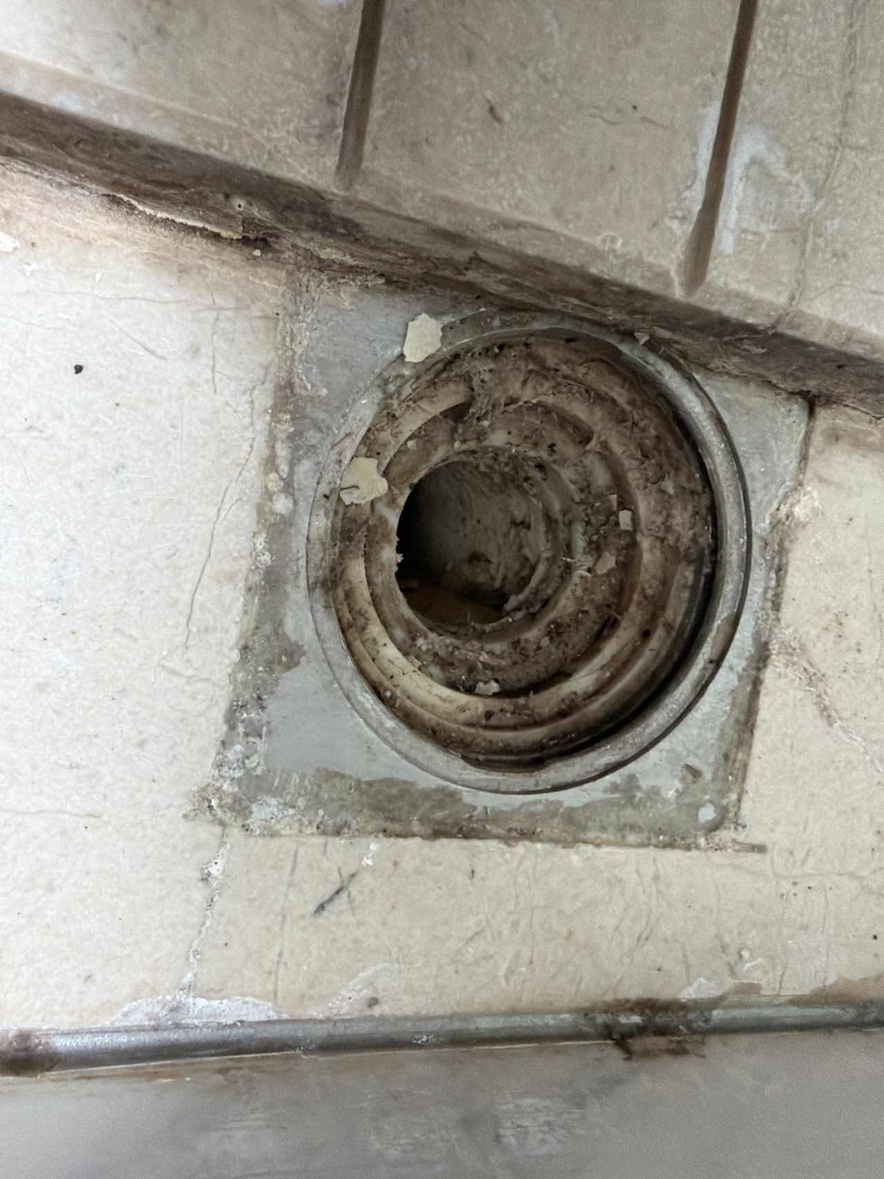卫生间地漏断层照片