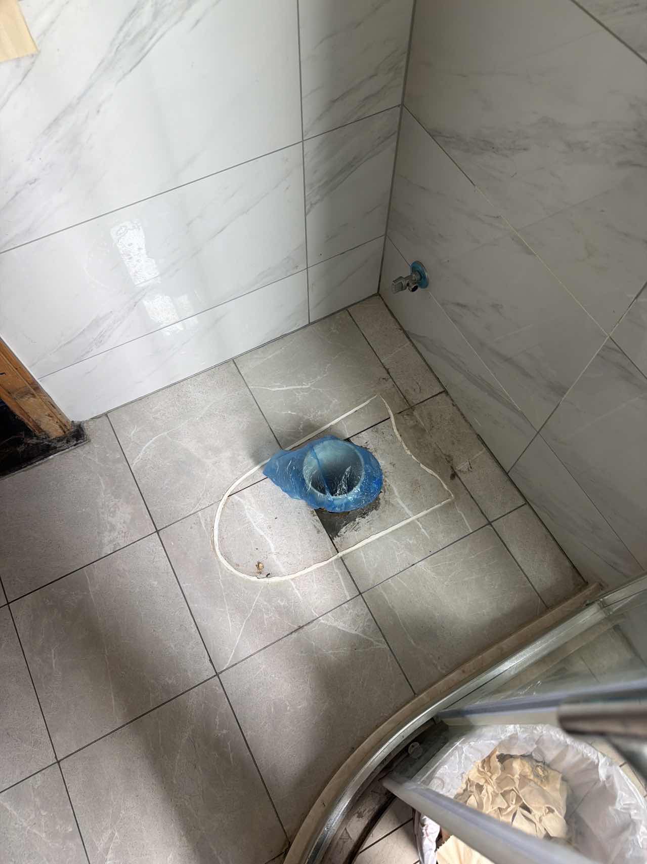 卫生间马桶法兰盘老化开裂漏水