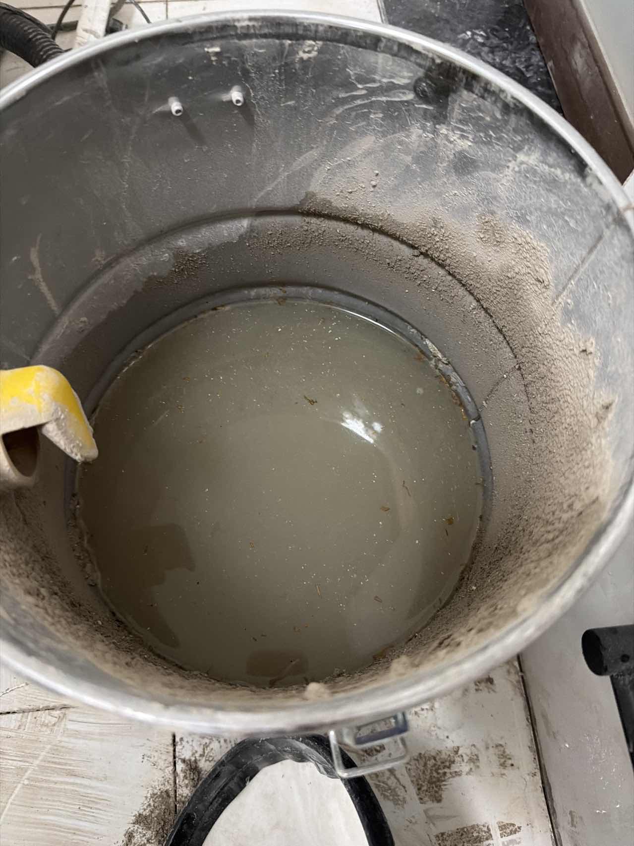卫生间砂灰层吸水展示