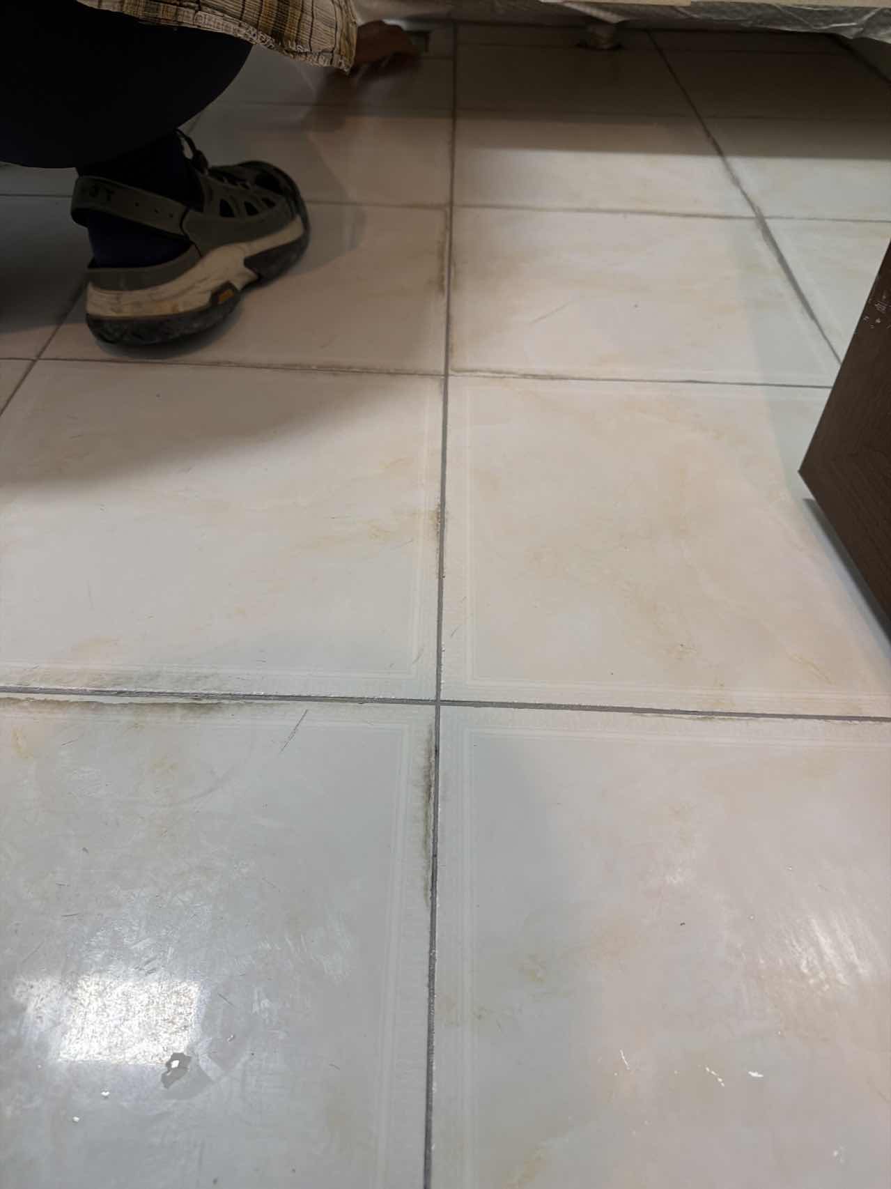 卫生间环氧彩砂填缝
