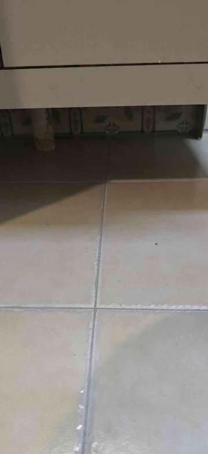 卫生间地漏区域处理后效果